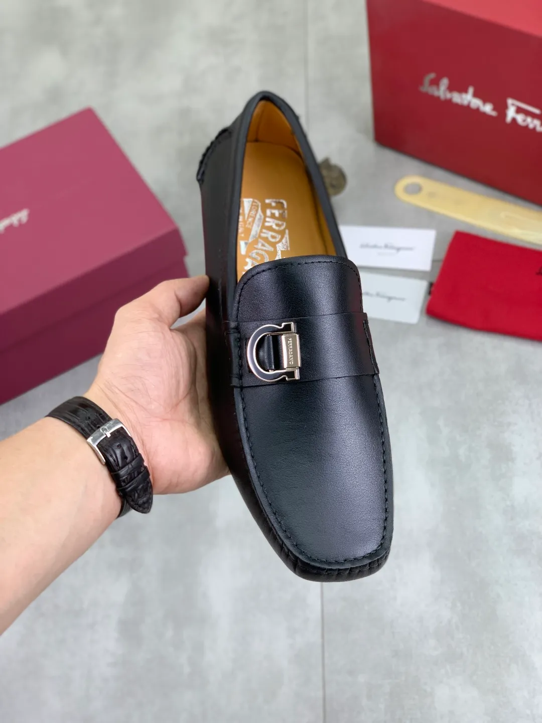 Men's shoes 💰P542 New model, high quality [Ferragamo/Ferragamo] Latest lazy slip-on shoes Original imported calfskin, imported cowhide lining + original luxury metal buckle + original combination outsole Comparison without pressure Code number: 38-45